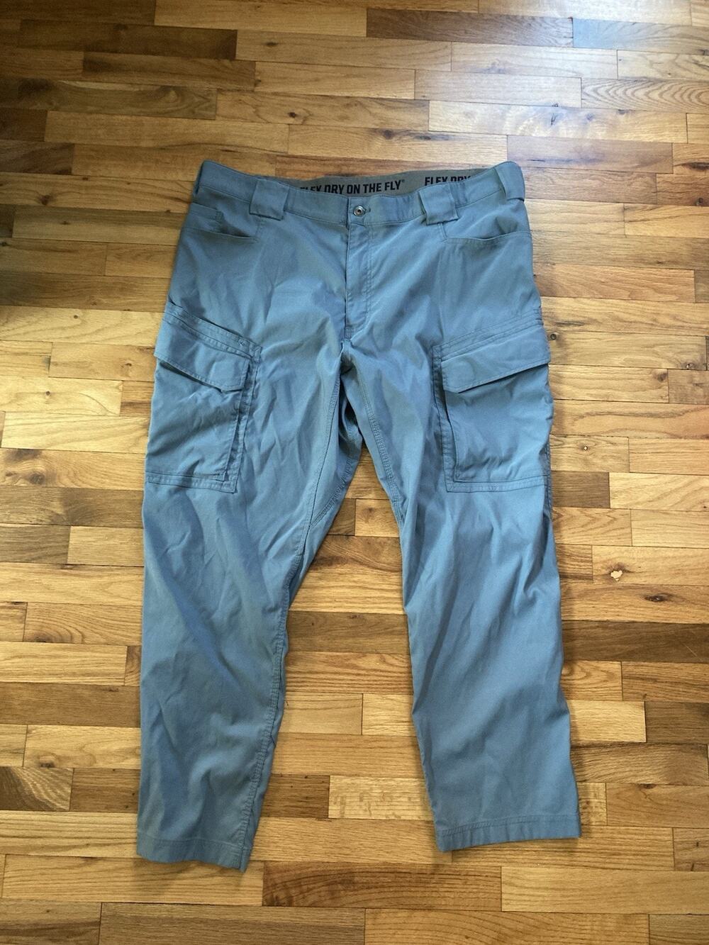 Duluth Trading Pants Mens 42x30 Gray Flex Dry on the Fly Standard Fit Cargo